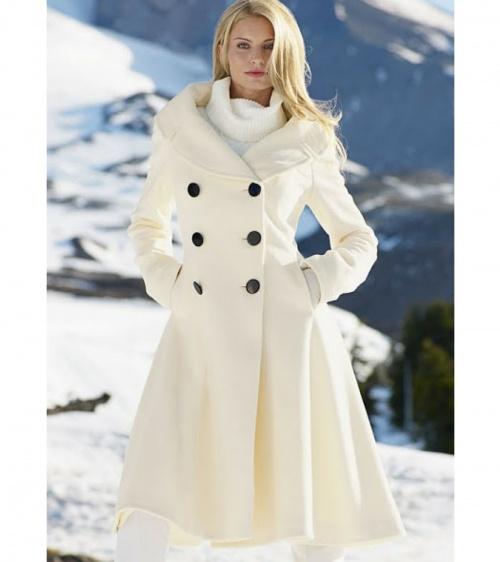 С какой обувью носить светлое пальто. Как и с чем носить пальто белого цвета