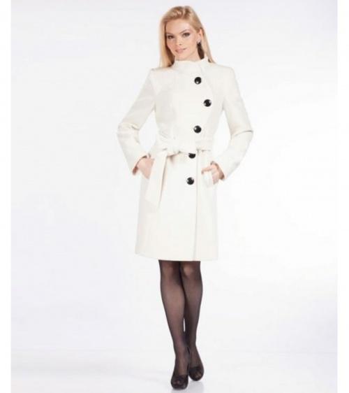 С какой обувью носить светлое пальто. Как и с чем носить пальто белого цвета