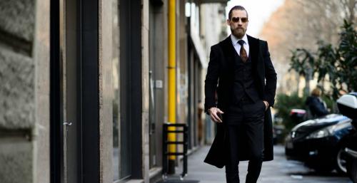 С чем носить пальто мужчине. Особенности мужского пальто