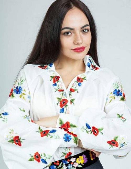 Как выбрать правильный узор для вышивки на белой рубашке. Что следует знать, перед тем как приступать к работе?