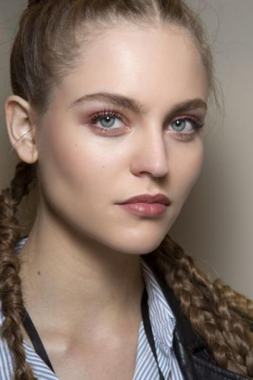 Как создать идеальный вечерний макияж для светлокожих. Макияж для светлой кожи: главные бьюти-советы