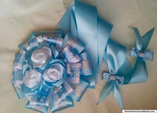 Как прикрепить атласную ленту к шапочке для девочки. Вынос ребенка из роддома – украшения для детского душа