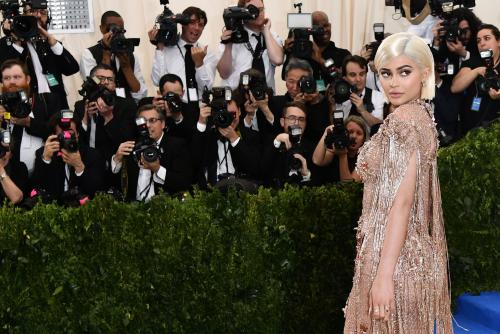 Из блонда в темный и обратно. Из блондинки в брюнетку: 5 фактов к размышлению