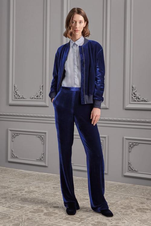 Что носить с велюровыми брюками. Возможные фасоны