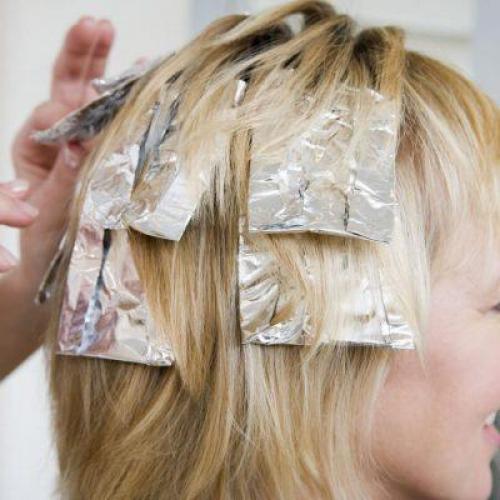 Станьте блондинкой с помощью мелирования на русые волосы с челкой 08