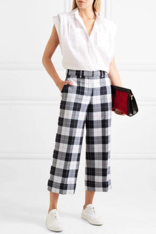 Как сочетать черные бархатные брюки с кроссовками. Как носить брюки с кроссовками правильно