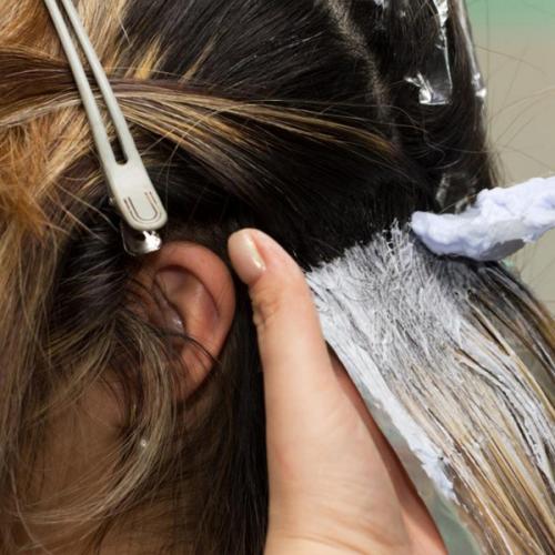 Как покрасить темные волосы в светлый без осветления. Как выйти из черного оттенка