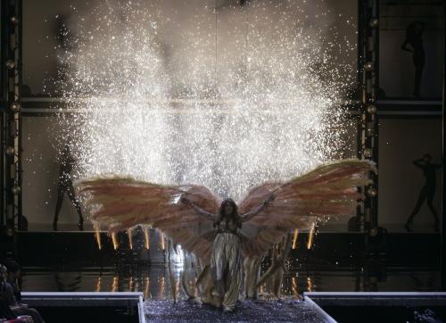 От первых шагов до мировой славы: история модного шоу Victoria 13 От первых шагов до мировой славы: история модного шоу Victoria 13