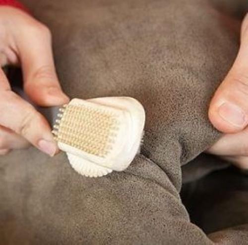 Как правильно стирать одежду из замши. Как стирать замшевое платье