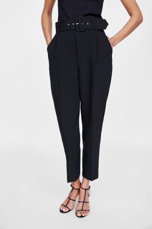 С чем носить брюки черные. Модные фасоны и модели черных брюк, с чем их лучше носить