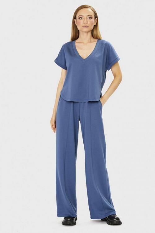 С чем носить женские брюки. Виды классических женских брюк, как правильно и с чем их носить 19