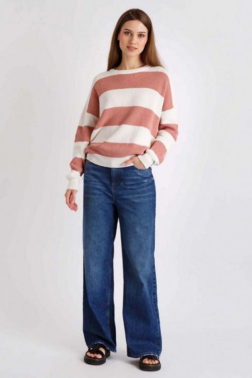 С чем носить женские брюки. Виды классических женских брюк, как правильно и с чем их носить 22