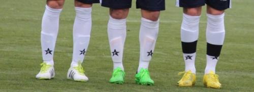 Как носить футбольные гетры. Зачем нужны гетры в футболе и как их правильно носить? 30