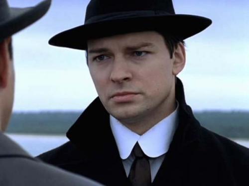 Что стало с Даниилом Страховым. Двойной удар: Даниил Страхов за несколько месяцев потерял отца и мать 02