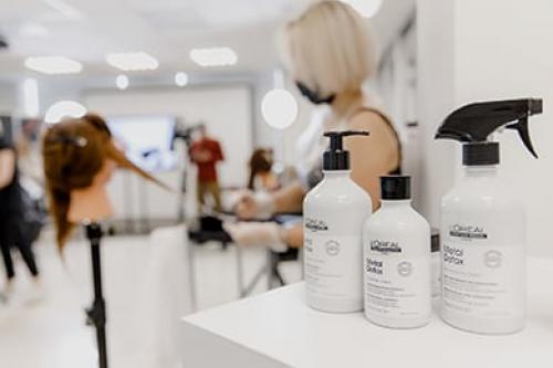 Как избежать нежелательных последствий при нанесении оттенка блонд. Почему появляется желтизна после осветления или окрашивания