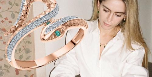 Как выбрать украшения для белой рубашки: советы экспертов 10