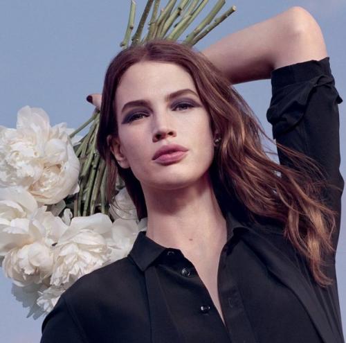 Что сейчас делают с бровями. Идеальные формы бровей в 2022 году: тренды и советы бровистов