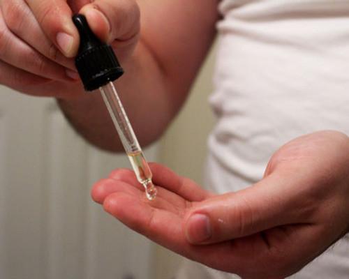 Как отрастить брови после татуажа. Как отрастить брови маслами?