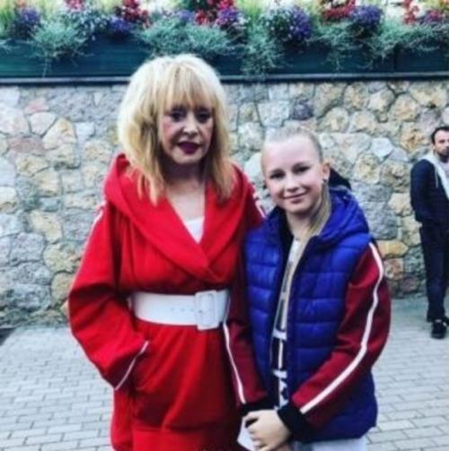 Без грима, как Пугачева. Обрабатывает ли звезда снимки в фотошопе