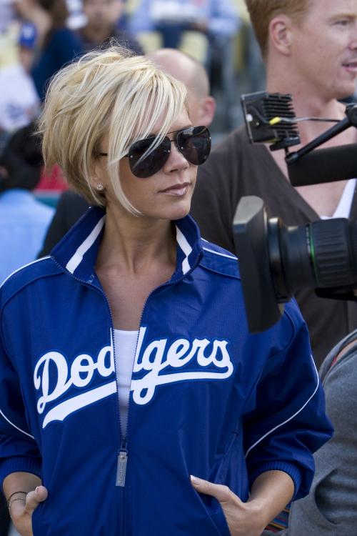 Из блонда в темный без зелени. Из блондинки в брюнетку: кому подходит