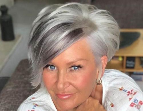 Омолаживающие стрижки 2022 для женщин после 40 лет. Особенности 02