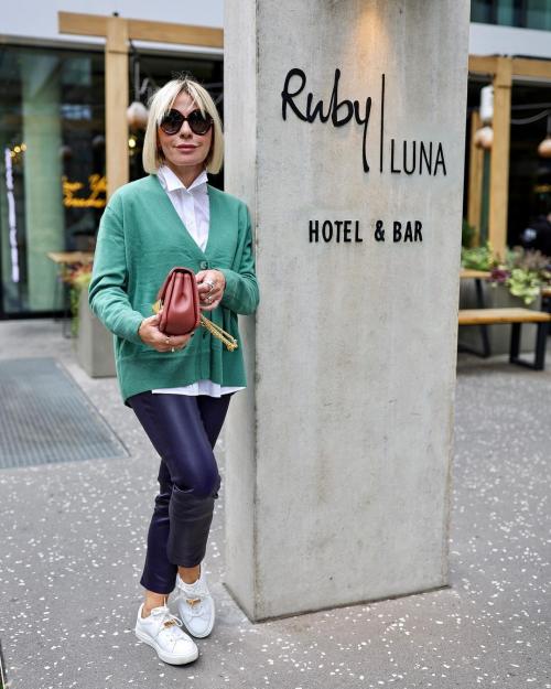 Стиль кэжуал для женщин 40 лет. Стиль кэжуал (casual) для женщин 40-50 лет: 15 модных образов