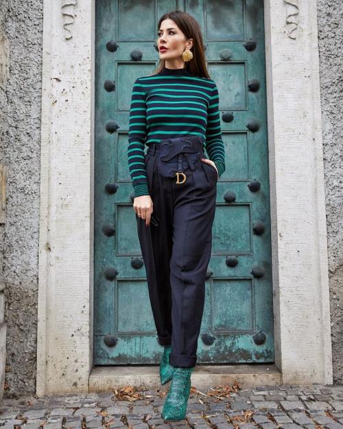 Черные брюки женские с высокой посадкой. Актуальный тренд 2021: 15 модных образов с брюками с завышенной талией