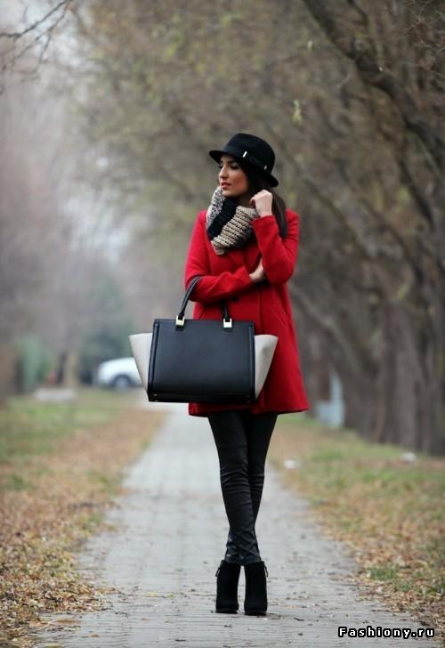 Что надеть с красными брюками женщине 40 лет. Какие знаменитости за 40 предпочитают красный цвет в одежде? 10 Что надеть с красными брюками женщине 40 лет. Какие знаменитости за 40 предпочитают красный цвет в одежде? 10