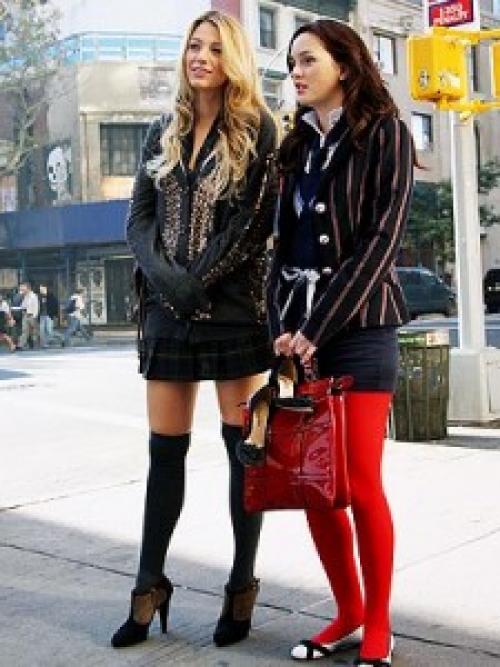 Что надеть с красными колготками. С чем носить красные колготки