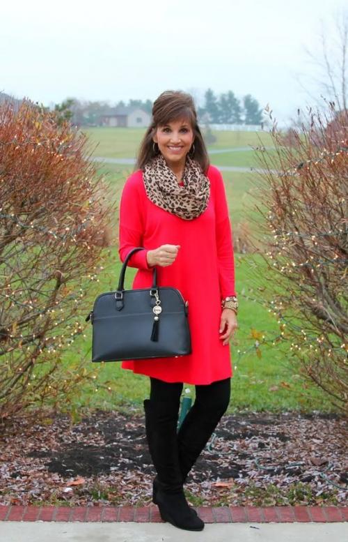 Что надеть с красными брюками женщине 40 лет. Какие знаменитости за 40 предпочитают красный цвет в одежде? 08 Что надеть с красными брюками женщине 40 лет. Какие знаменитости за 40 предпочитают красный цвет в одежде? 08