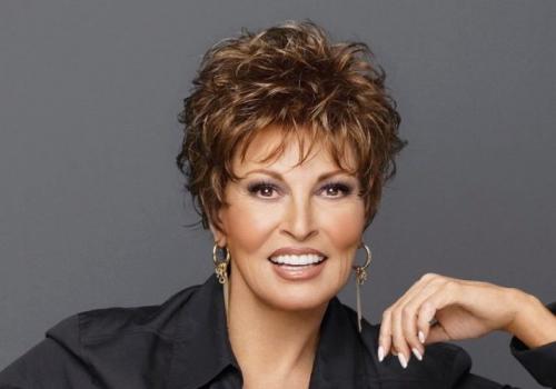 Стрижки для женщин старше 40 лет без челки. Стрижка градуированное каре на короткие волосы - фото 16 Стрижки для женщин старше 40 лет без челки. Стрижка градуированное каре на короткие волосы - фото 16