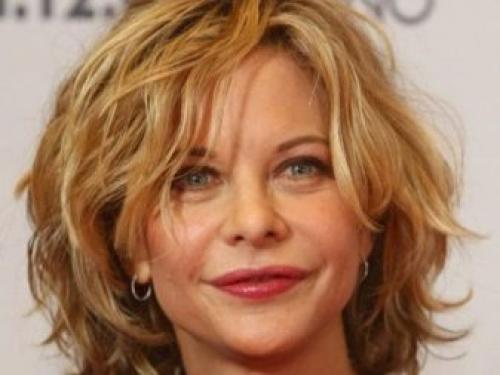 Стрижки для женщин старше 40 лет без челки. Стрижка градуированное каре на короткие волосы - фото 18 Стрижки для женщин старше 40 лет без челки. Стрижка градуированное каре на короткие волосы - фото 18