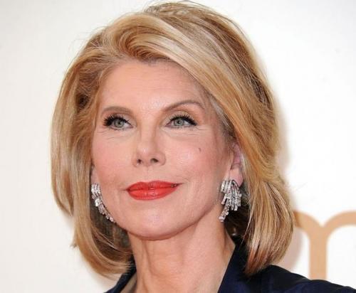 Омолаживающие стрижки 2022 для женщин 40 лет. Модные тенденции стрижек 2021-2022 для женщин старше 40 лет 20