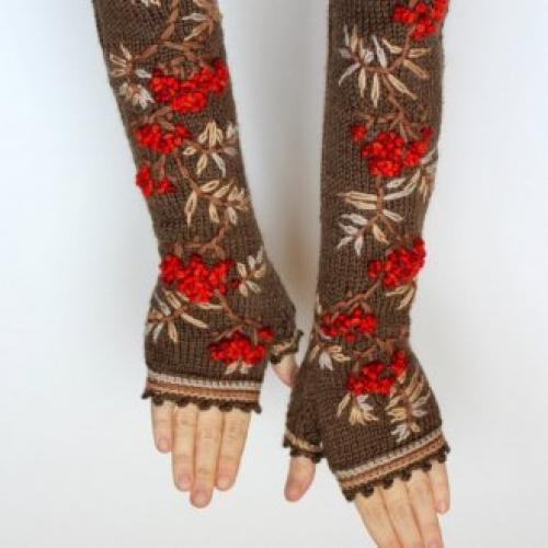 С чем носить кружевные митенки. Примеры трендовых материалов