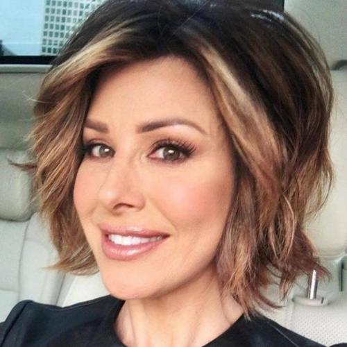 Прически для женщин 45 лет на средние волосы. Стильные стрижки для дам 45+