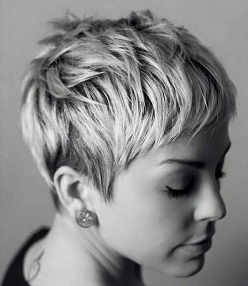 Модные стрижки для женщин 35-40 лет. Стрижки для женщин после 35 лет: варианты и фото