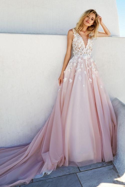 Стильные женские джинсы с кружевом. С чем носить такую модель 05