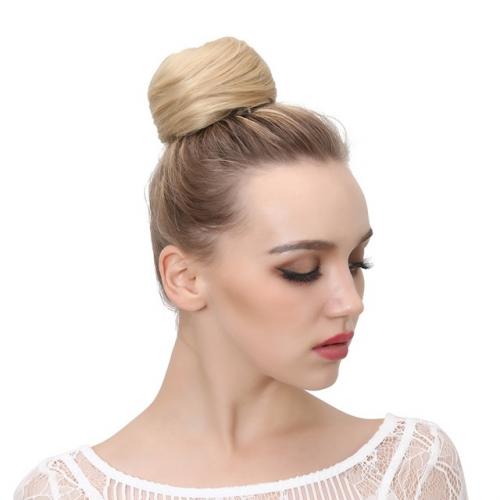 Свадебная прическа с накладными прядями на заколках. Роль накладных прядей в создании свадебной прически 08 Свадебная прическа с накладными прядями на заколках. Роль накладных прядей в создании свадебной прически 08