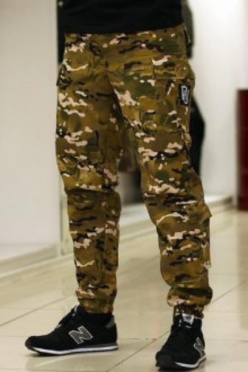 Штаны с резинкой внизу название. Какие бывают модели