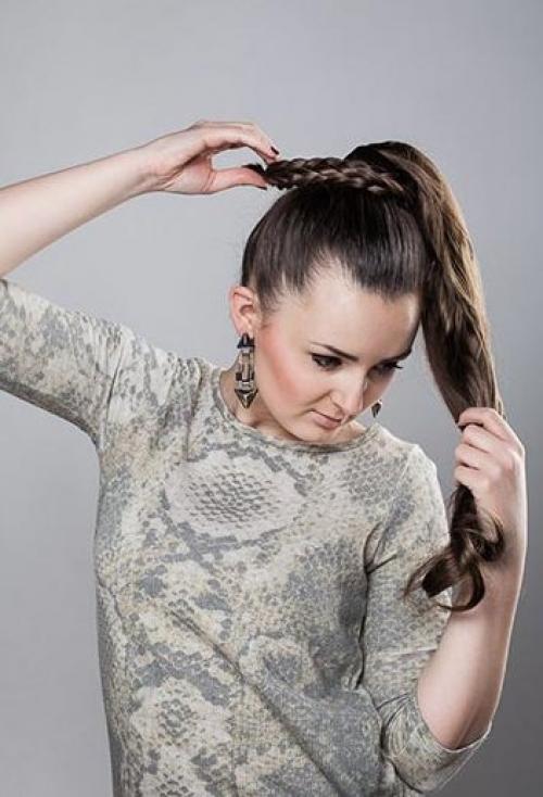 Вечерние прически с накладным хвостом. Варианты причесок с шиньонами