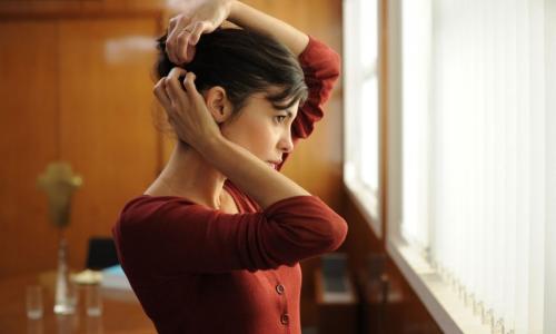 Как подготовить волосы перед подстрижкой. #БьютиРутинаНаКарантине: советы эксперта, как подстричь кончики волос в домашних условиях