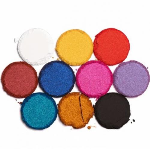 Какие краски и декоративные средства можно использовать для челки на две стороны. Как покрасить отдельные пряди?