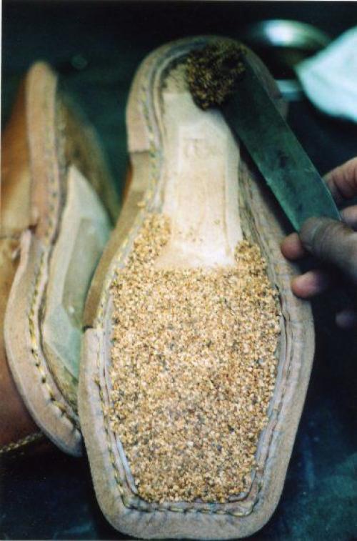 Переделка и декор обуви своими руками. 5 простых хенд мейд идей по украшению и переделке обуви 18