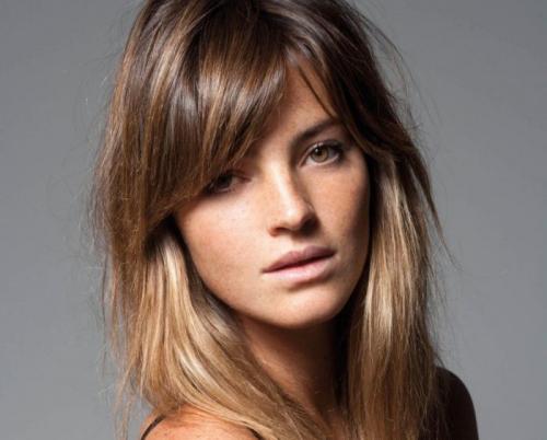 Черные волосы: как выбрать и применить челку шторка 2024 18 Черные волосы: как выбрать и применить челку шторка 2024 18