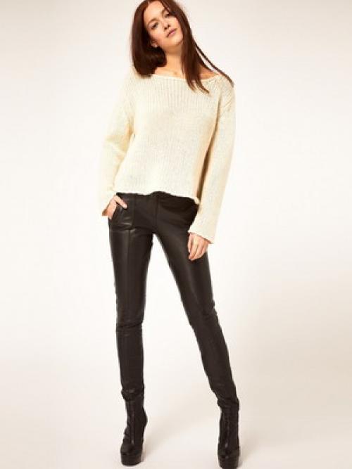 Модные кожаные брюки 2022. Гид по трендовым кожаным женским брюкам сезона осень 2022 18