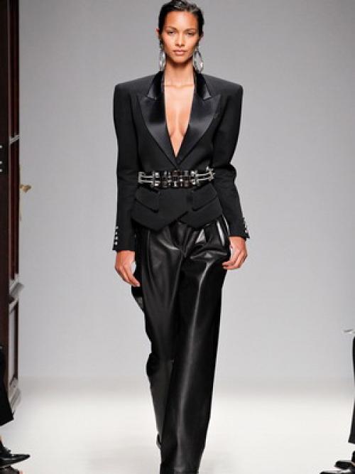 Модные кожаные брюки 2022. Гид по трендовым кожаным женским брюкам сезона осень 2022 13