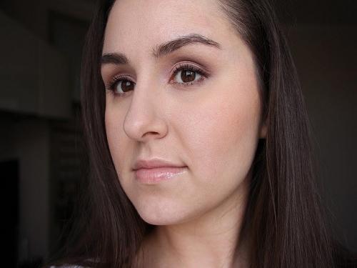 Янтарные румяна. Как подобрать косметику по текстуре и форме выпуска