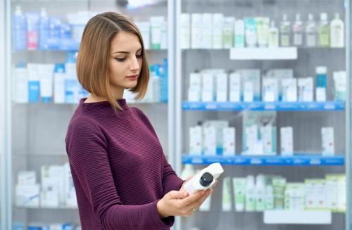 Как сохранить румяна в долгосрочной перспективе. Почему срок хранения косметики важнее её срока годности