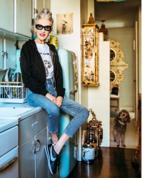 Какие материалы и фасоны одежды могут быть подходящими для женщин старше 60 лет. Как одеваться в 60, чтобы не называли старушкой: 7 недорогих вещей на лето