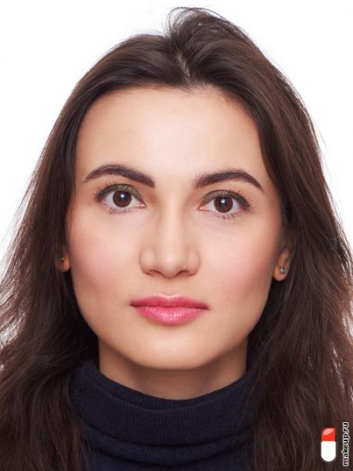 Как выбрать румяна для брюнеток с карими глазами. Румяна для смуглой кожи: как подобрать?